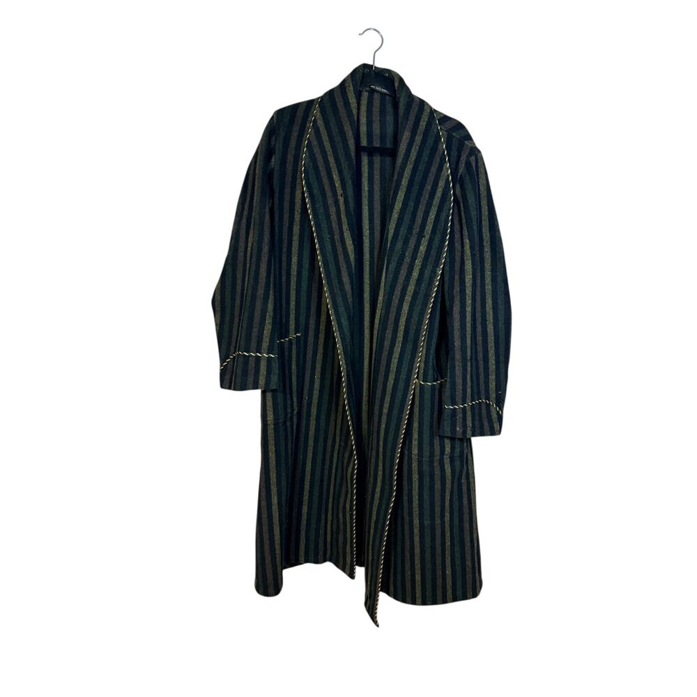 Lloyd women’s long wool blend striped coat? Size XL by measuring. DEFECTS